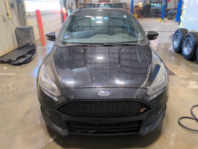 2018 Ford Focus ST photo 2