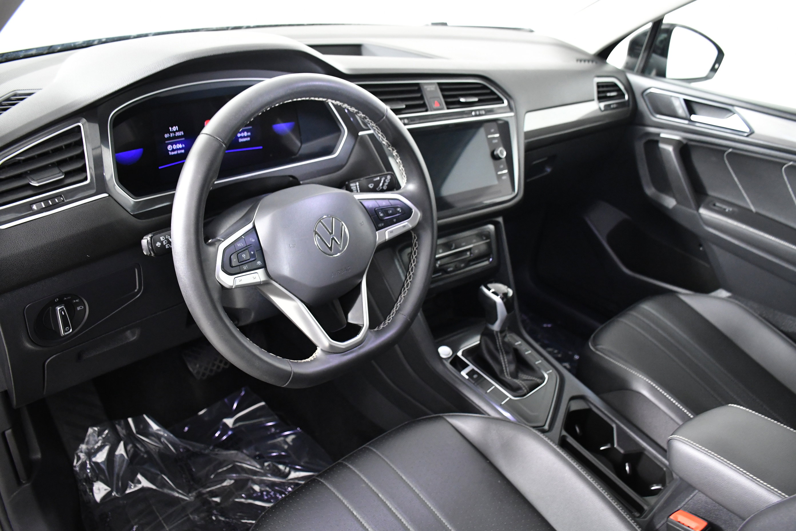 2024 Volkswagen Tiguan SE Wolfsburg Edition photo 16