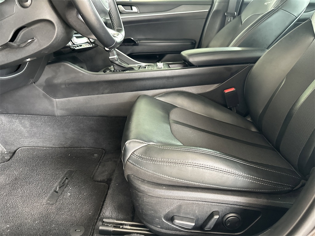 2022 Kia K5 GT-Line photo 12