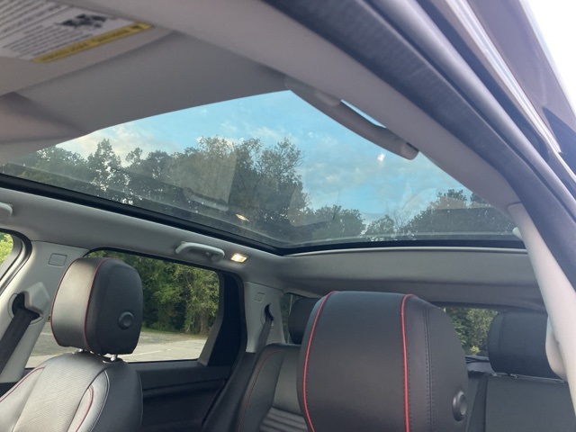 2019 Land Rover Discovery Sport HSE photo 32