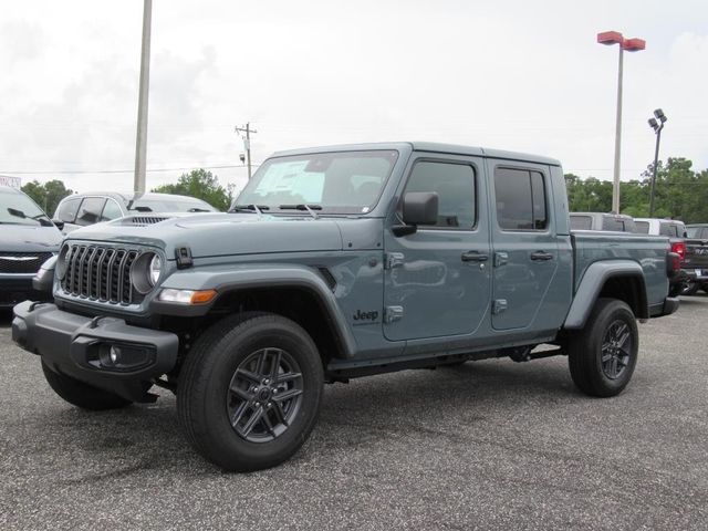 2025 Jeep Gladiator Sport S photo 3