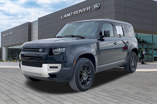 2025 Land Rover Defender S's photo