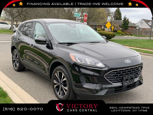 2022 Ford Escape SE photo 3