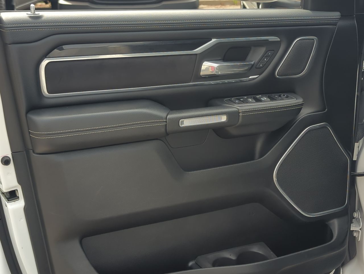 2021 Ram 1500 Laramie photo 21