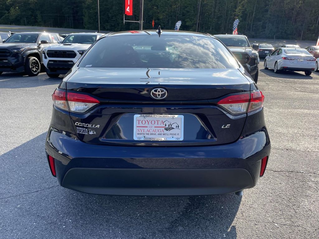 2025 Toyota Corolla LE photo 3