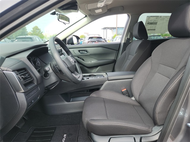2026 Nissan Rogue S photo 4