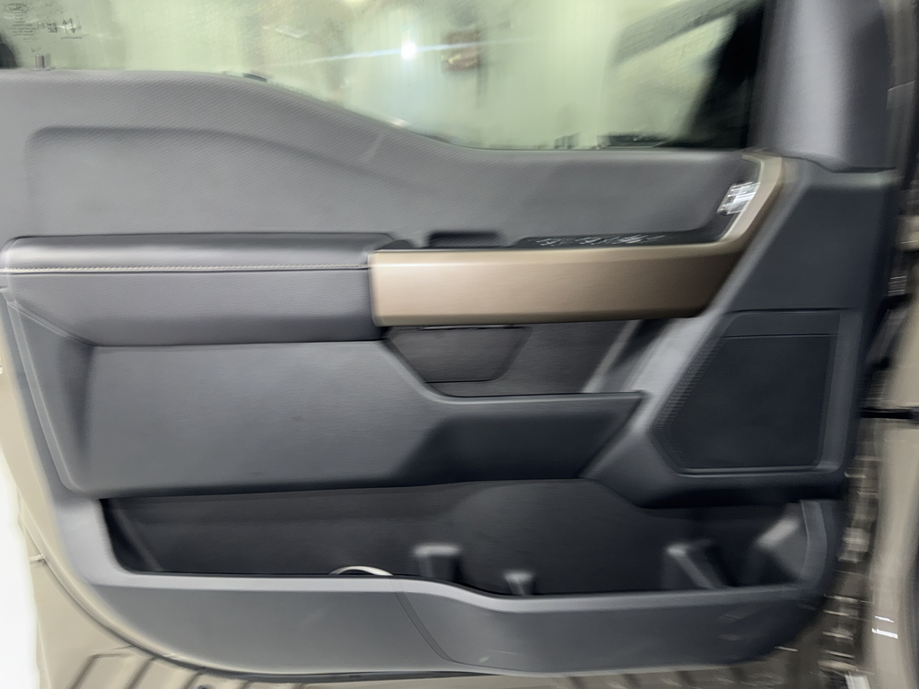 2025 Ford F-150 STX photo 19