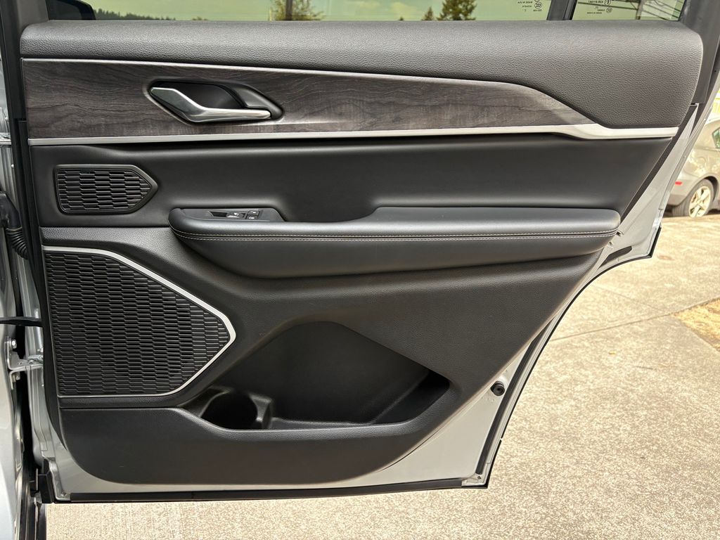 2022 Jeep Grand Cherokee Limited photo 31