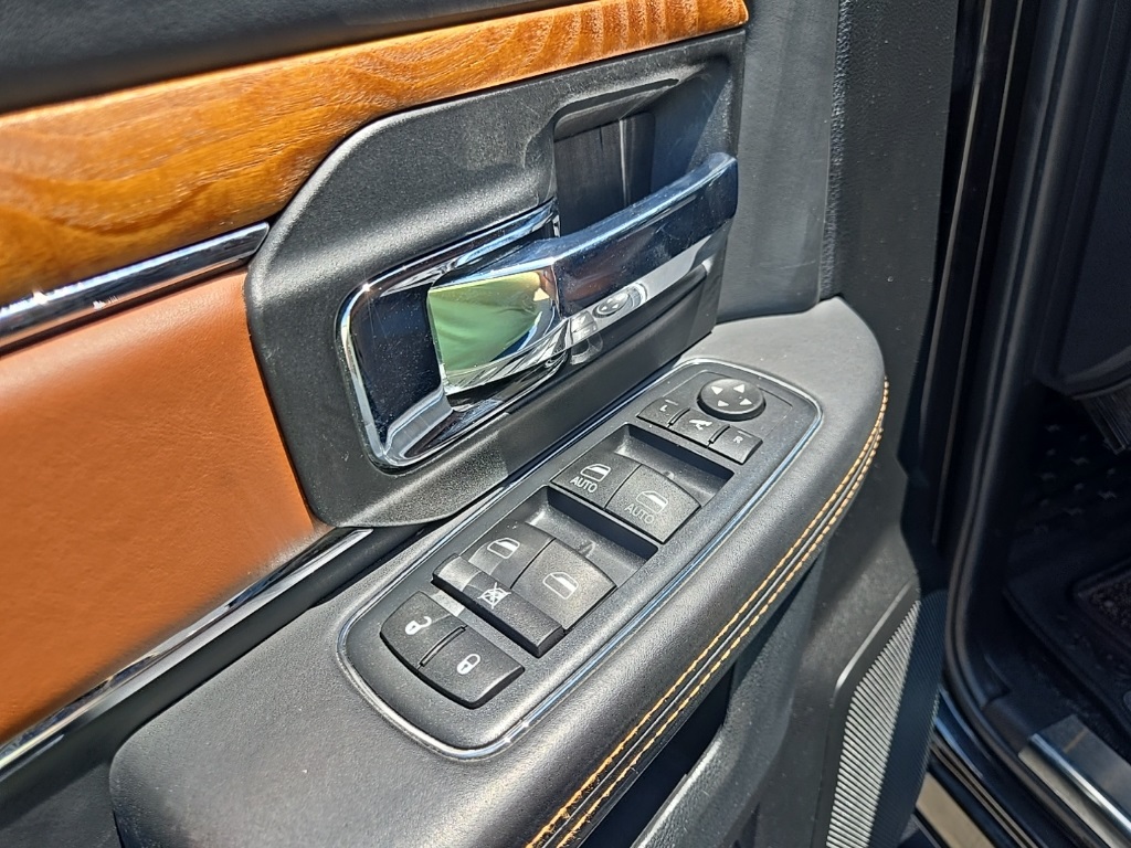 2017 Ram 1500 Laramie photo 38