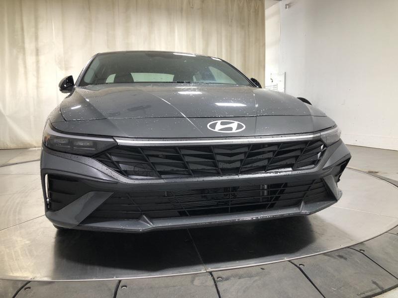 2025 Hyundai Elantra Hybrid SEL Sport photo 2