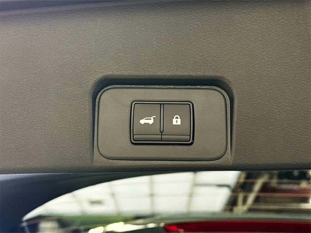 2026 Nissan Rogue SV photo 18