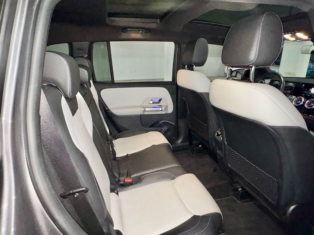 2022 Mercedes Benz GLB 250 photo 6
