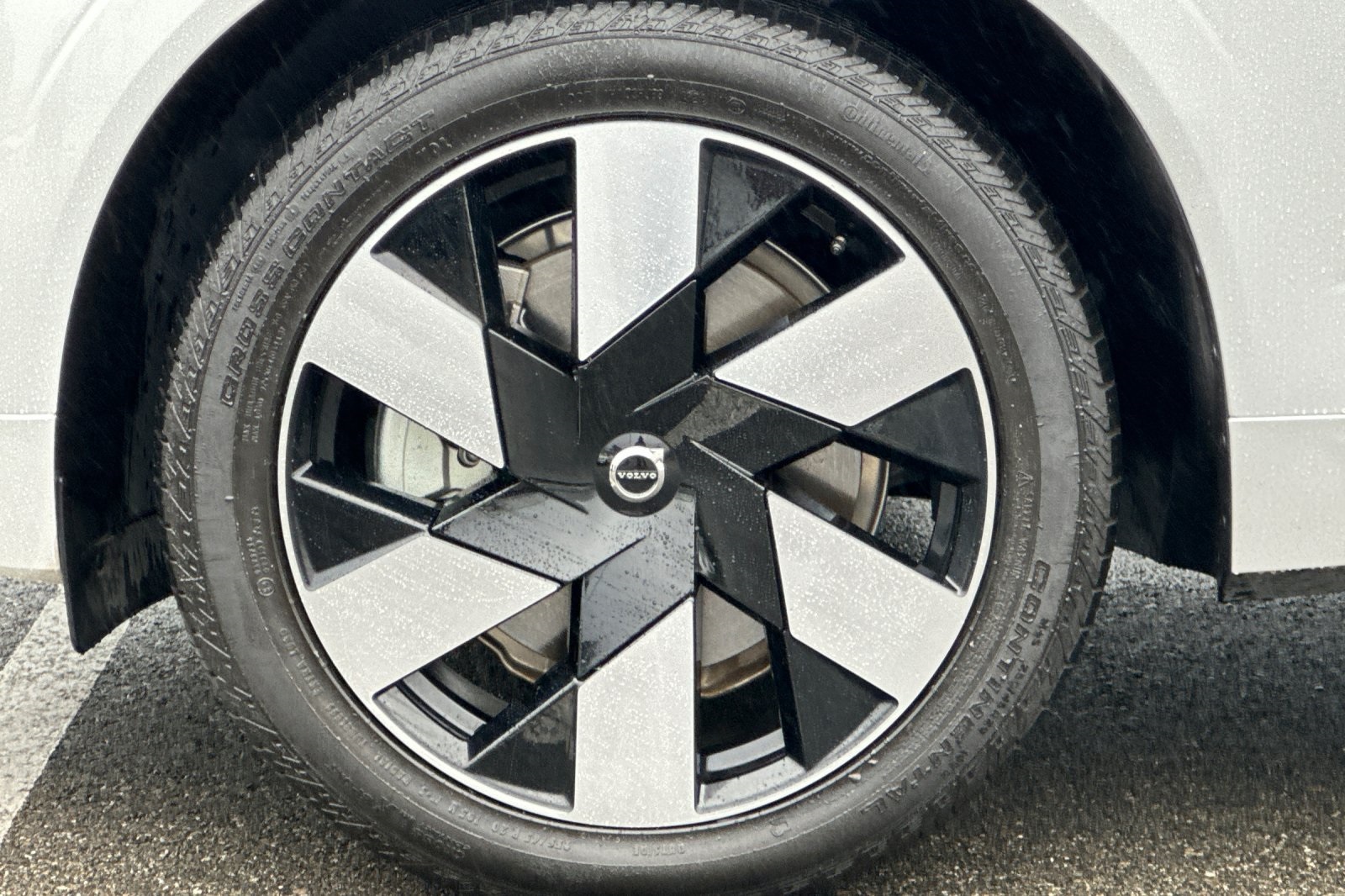 2021 Volvo XC60 Recharge Hybrid T8 Inscription Expression photo 30