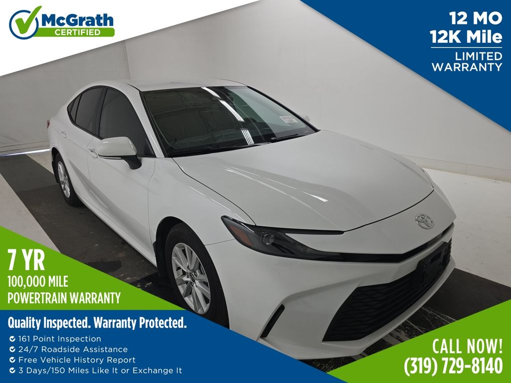 2025 Toyota Camry LE's photo