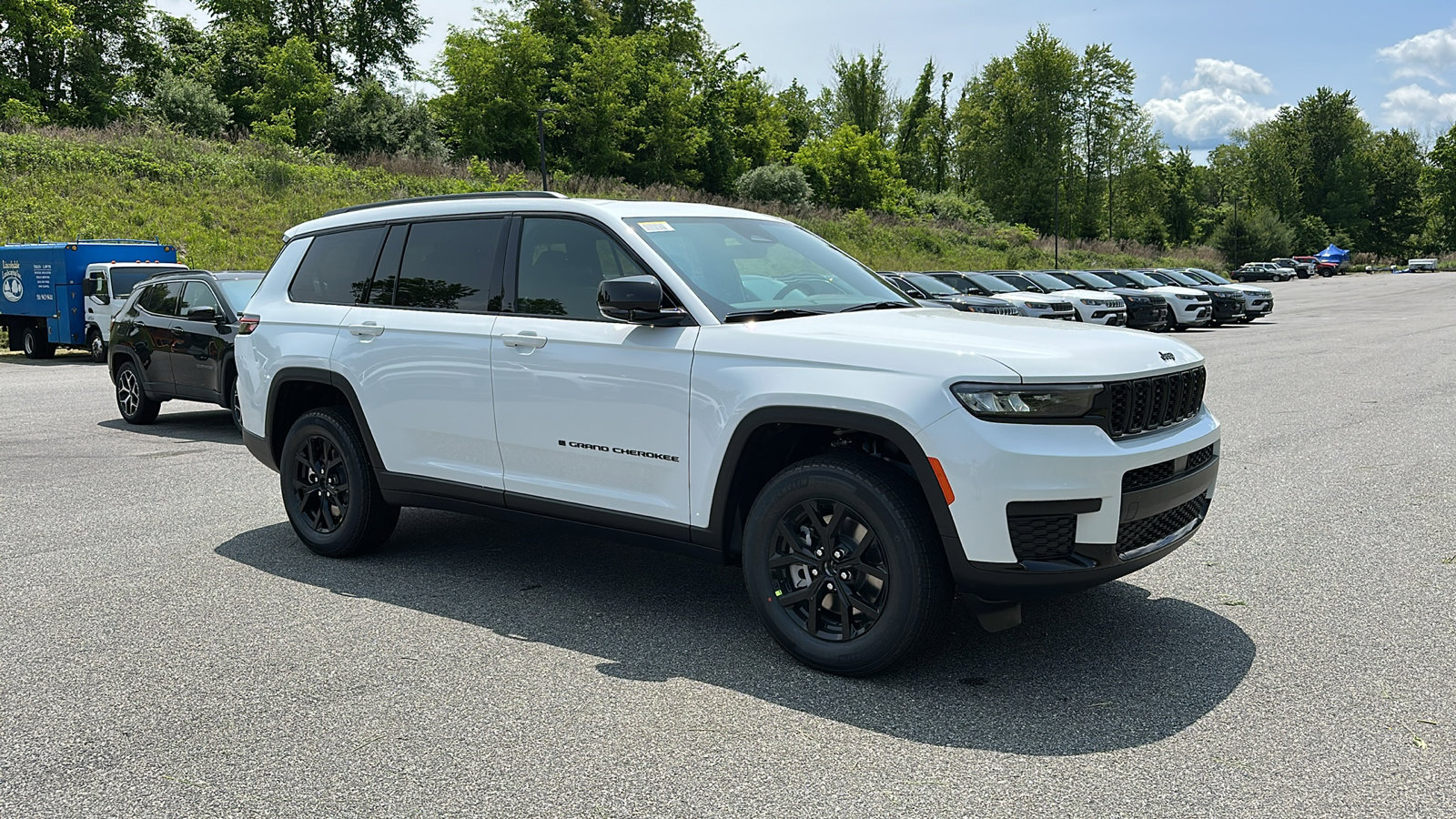 2025 Jeep Grand Cherokee Altitude X photo 2
