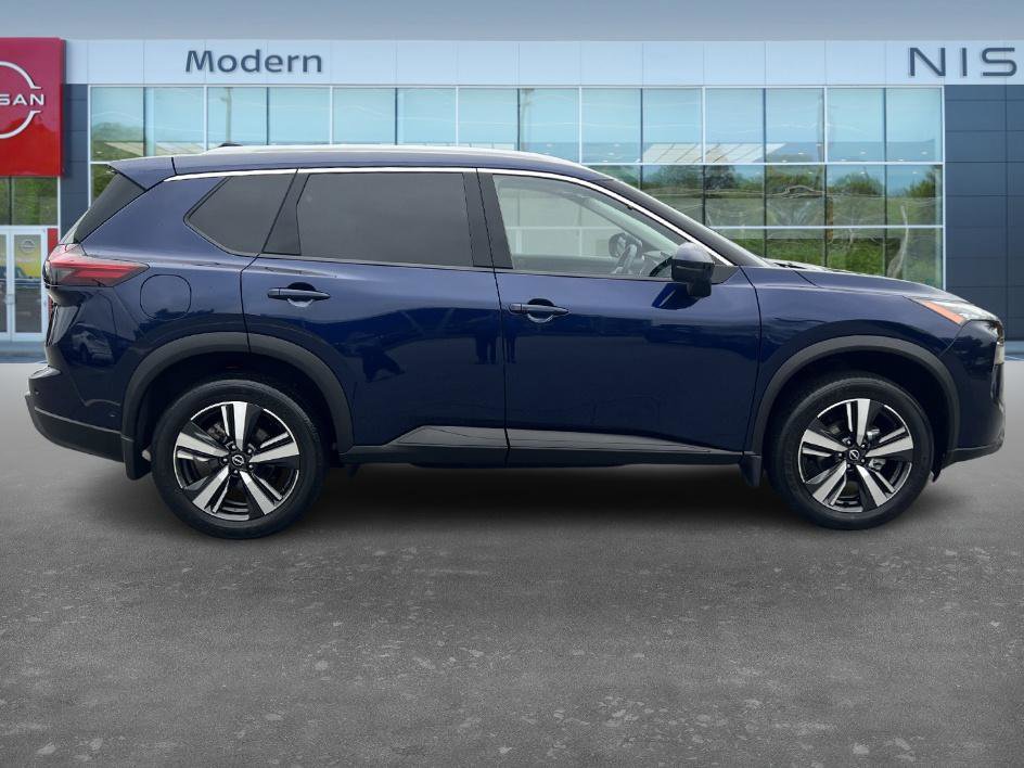 2024 Nissan Rogue SL photo 3