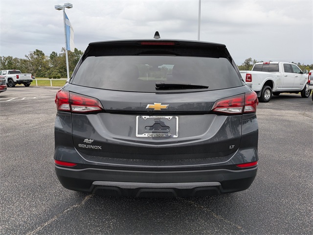 2022 Chevrolet Equinox LT photo 2