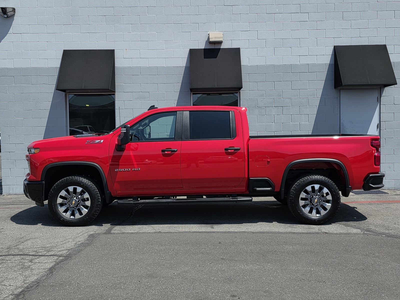 2025 Chevrolet Silverado 2500HD Custom photo 15