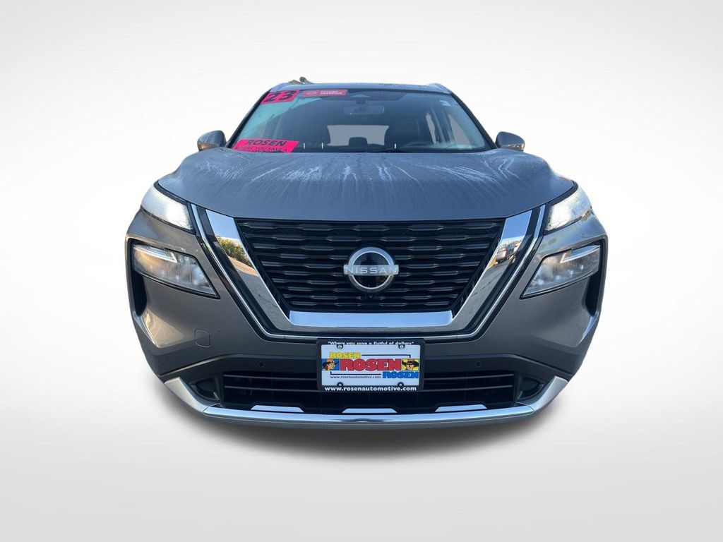 2023 Nissan Rogue Platinum photo 2