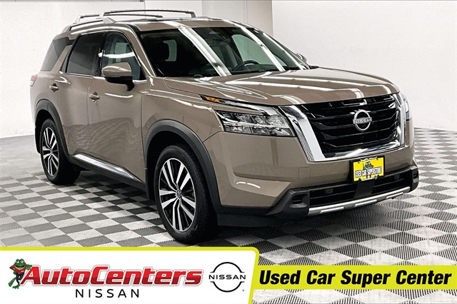 2024 Nissan Pathfinder Platinum's photo