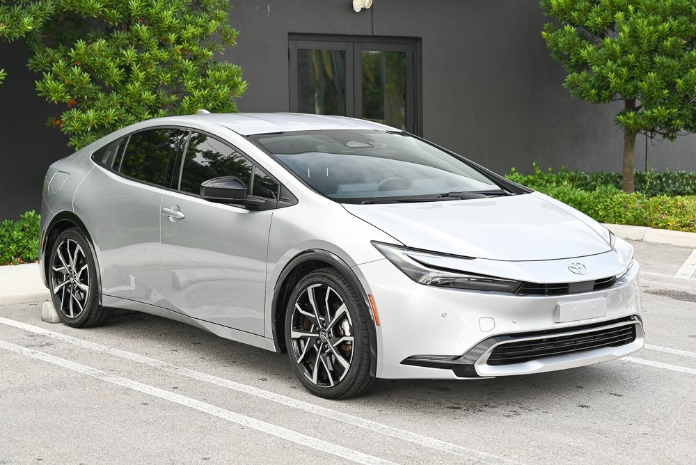 2024 Toyota Prius Prime XSE Premium photo 3