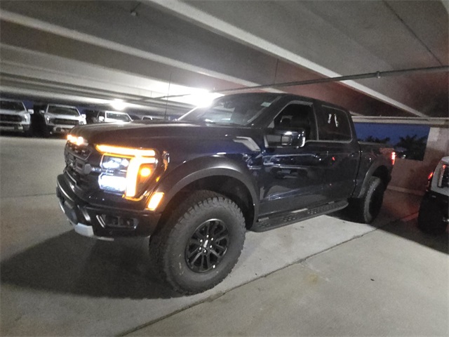 2025 Ford F-150 Raptor photo 4