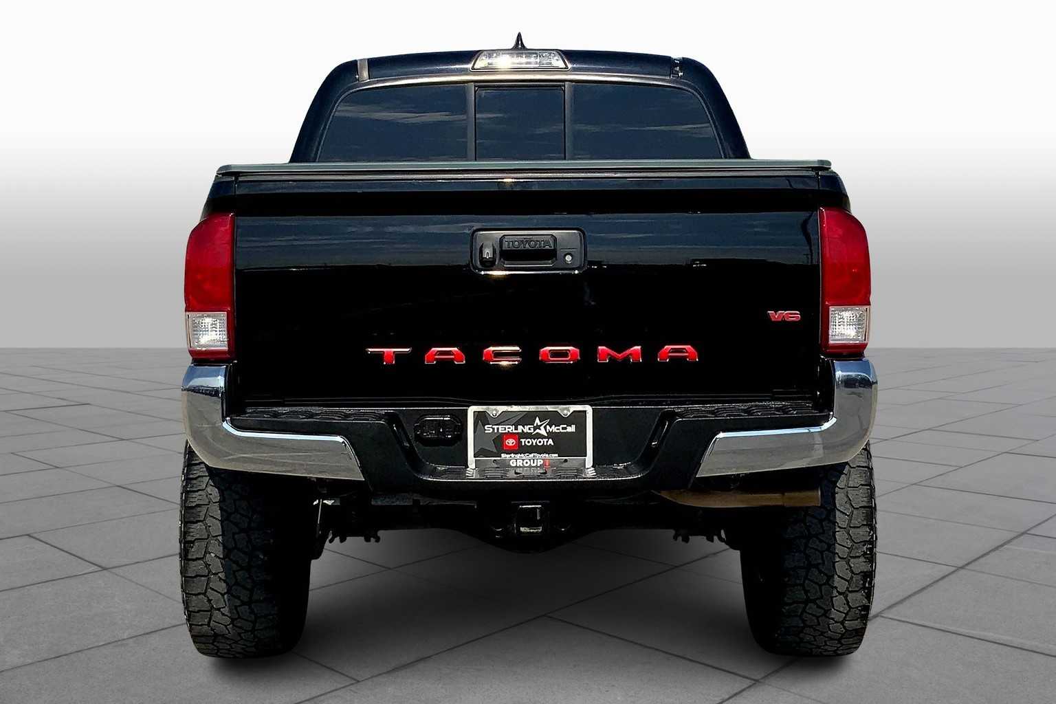 2017 Toyota Tacoma SR5 photo 4