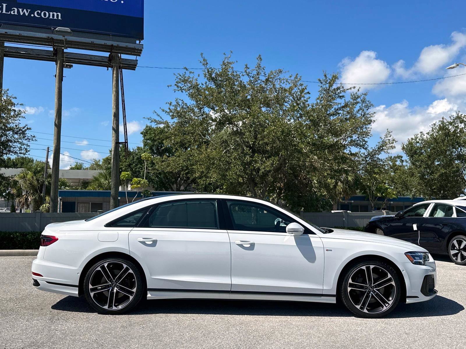 2025 Audi A8 L 55 Quattro photo 3