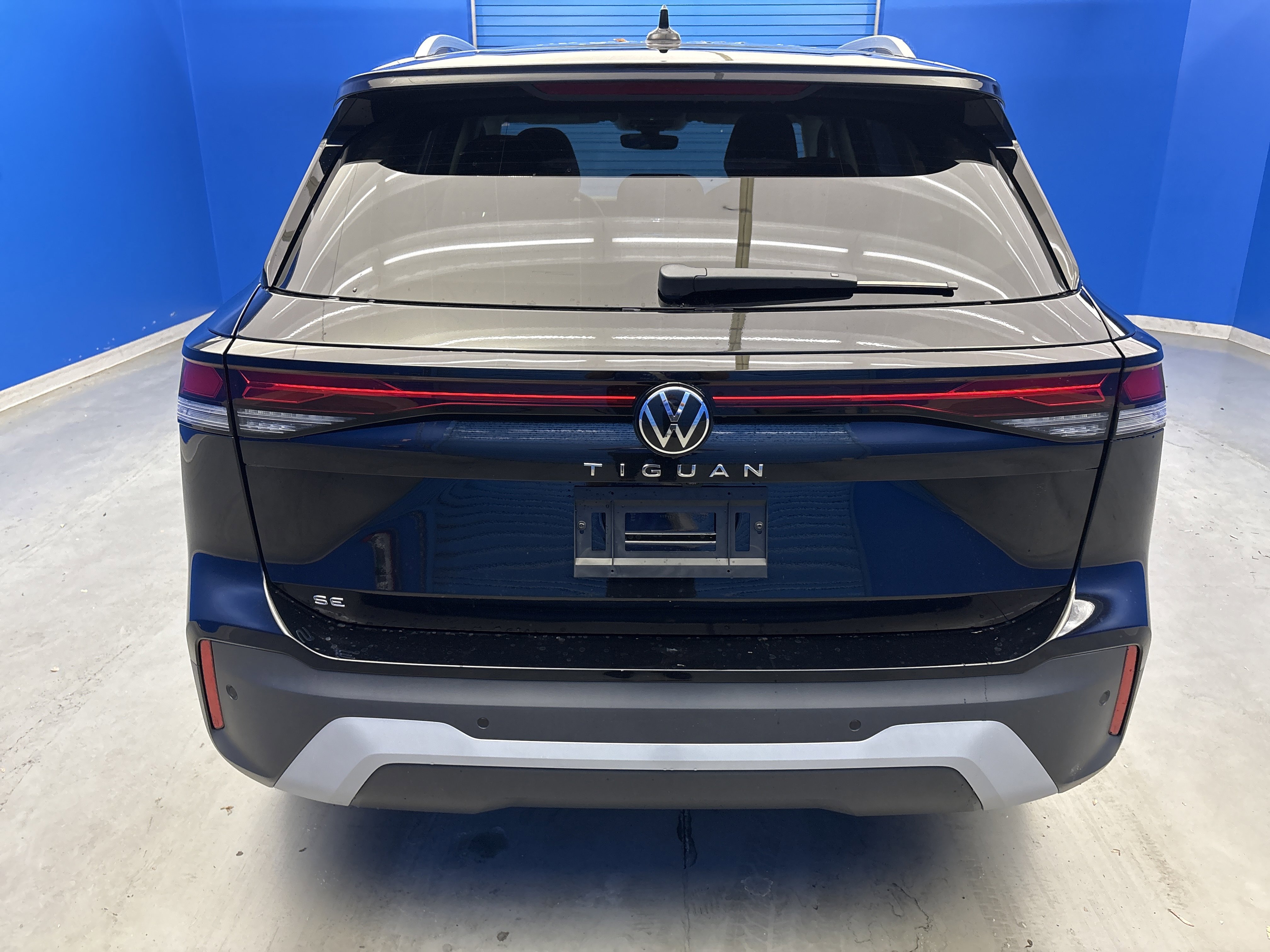2025 Volkswagen Tiguan SE photo 4