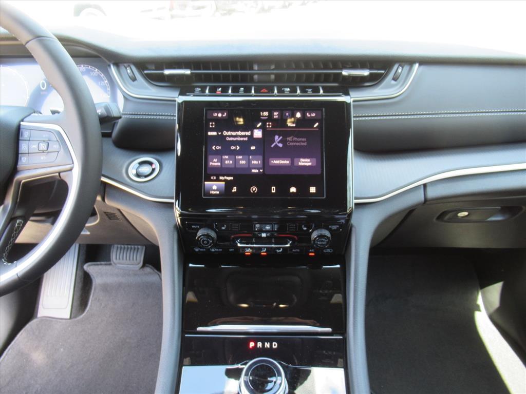 2025 Jeep Grand Cherokee Altitude photo 19