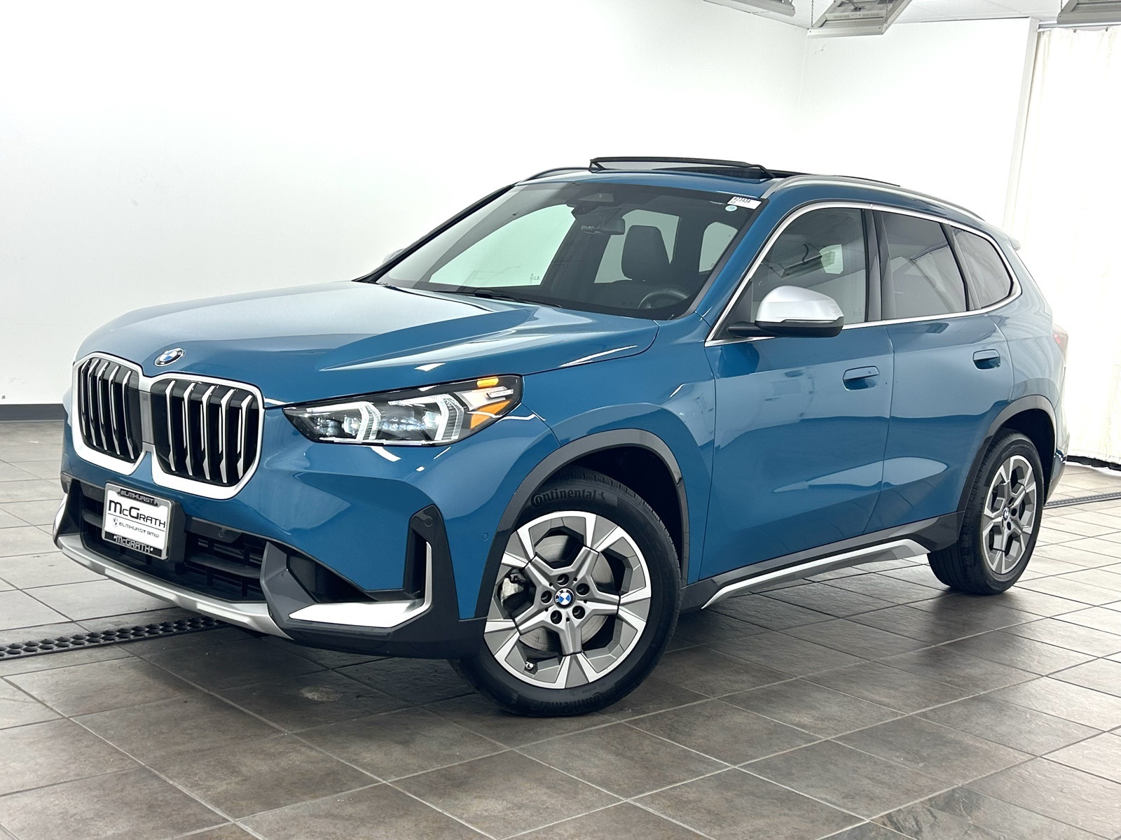 2024 BMW X1 28i's photo