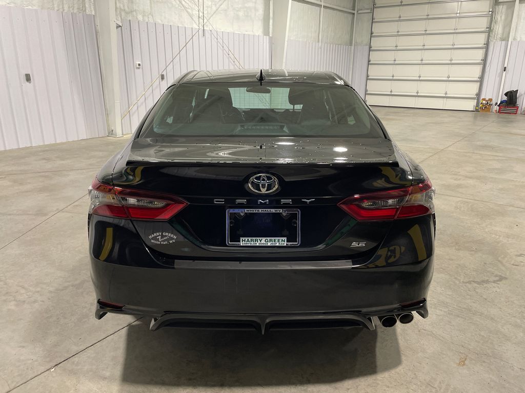 2022 Toyota Camry SE photo 4