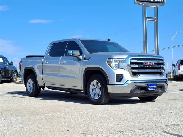2021 GMC Sierra 1500 SLE's photo