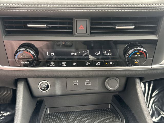 2023 Nissan Rogue SV photo 16