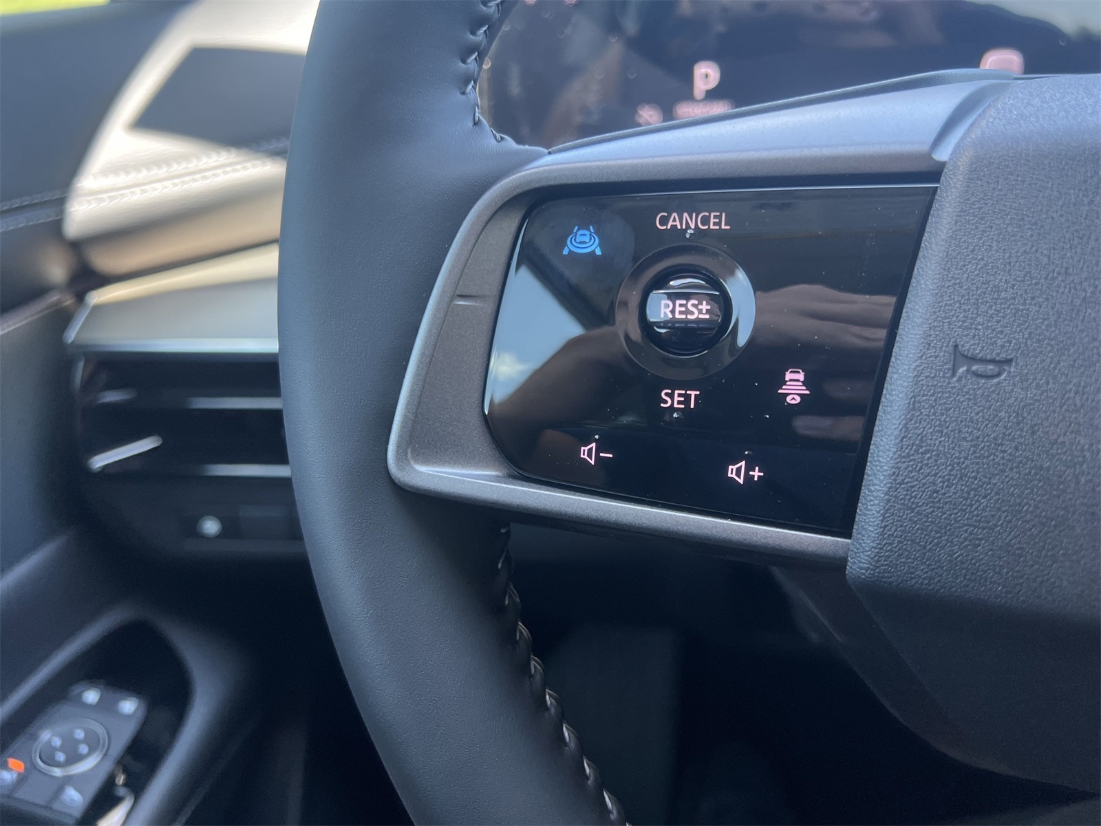 2025 Nissan Murano SL photo 8
