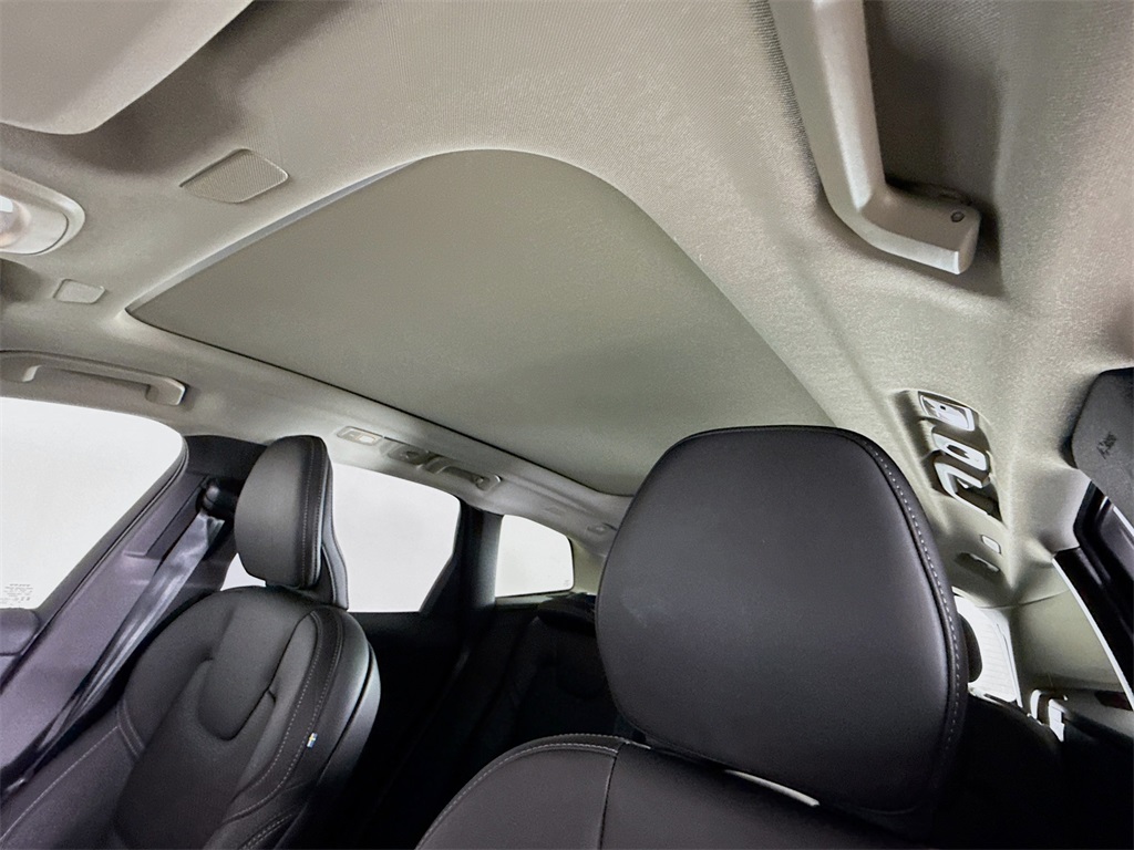 2025 Volvo XC60 Hybrid T8 photo 22