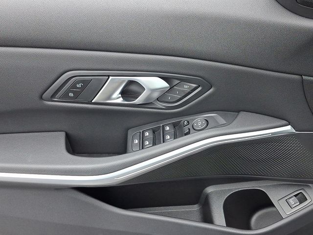 2025 Bmw 330i xDrive photo 10