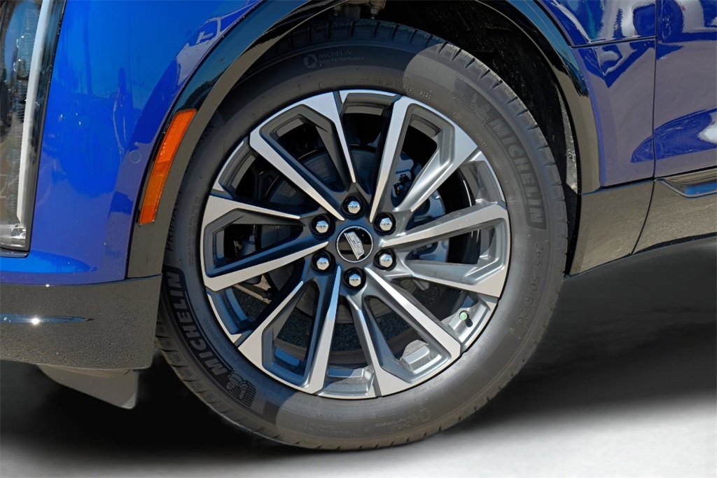 2026 Cadillac Lyriq Sport photo 2