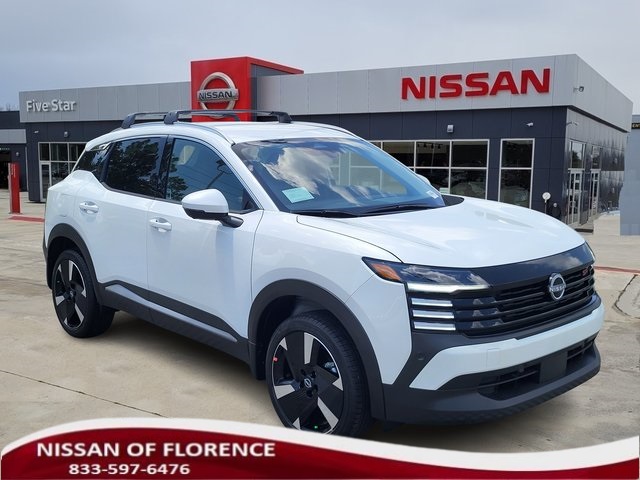 2025 Nissan Kicks SR's photo