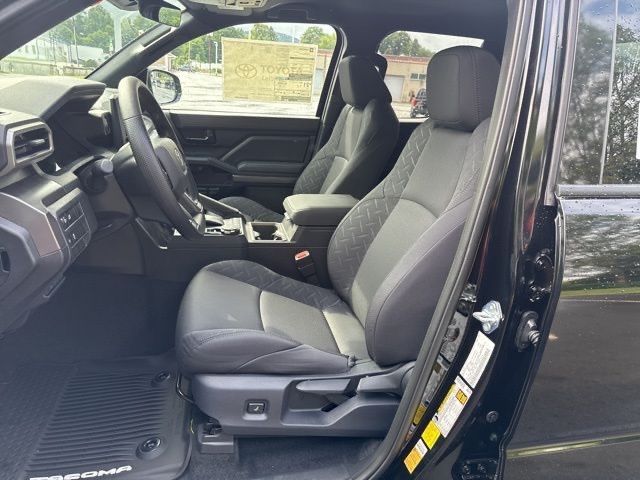 2025 Toyota Tacoma SR5 4x4 Double Cab photo 15