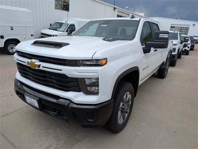2025 Chevrolet Silverado 2500HD photo 4