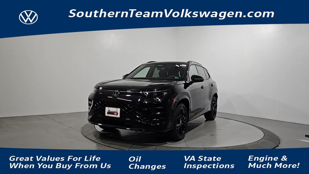 2025 Volkswagen Tiguan SE R-LINE BLACK's photo