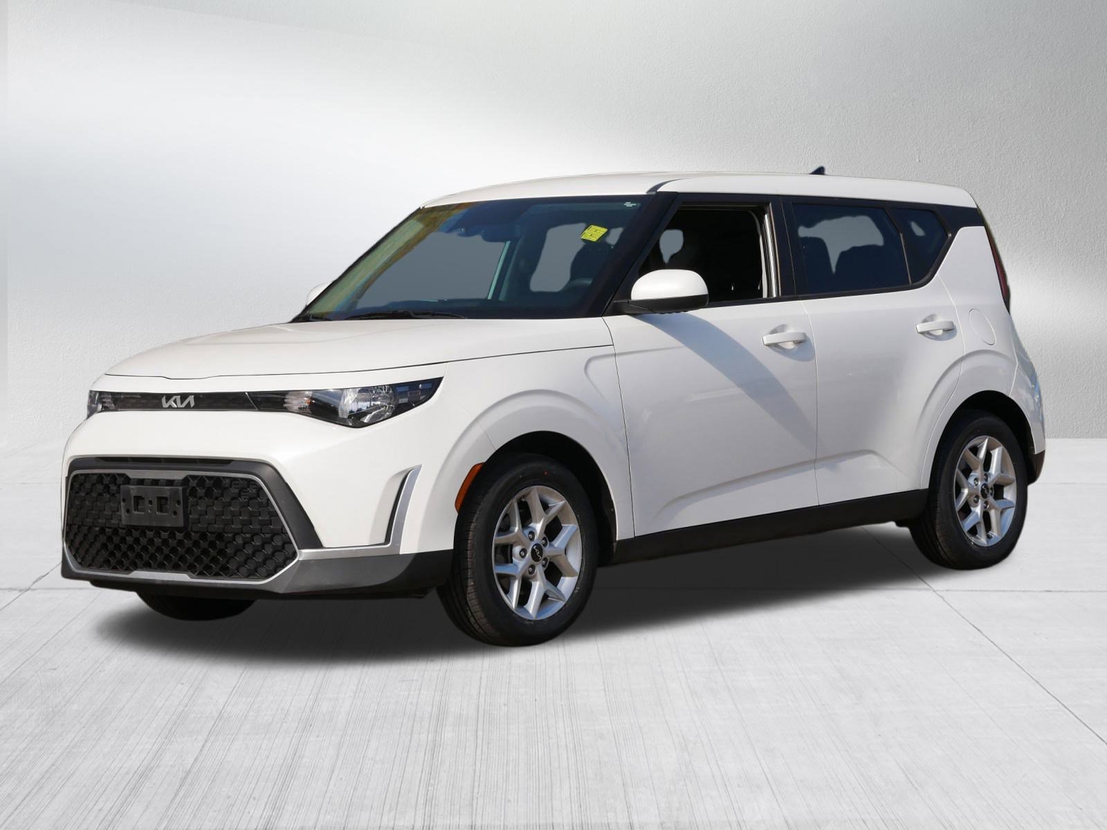 2023 Kia Soul LX photo 3