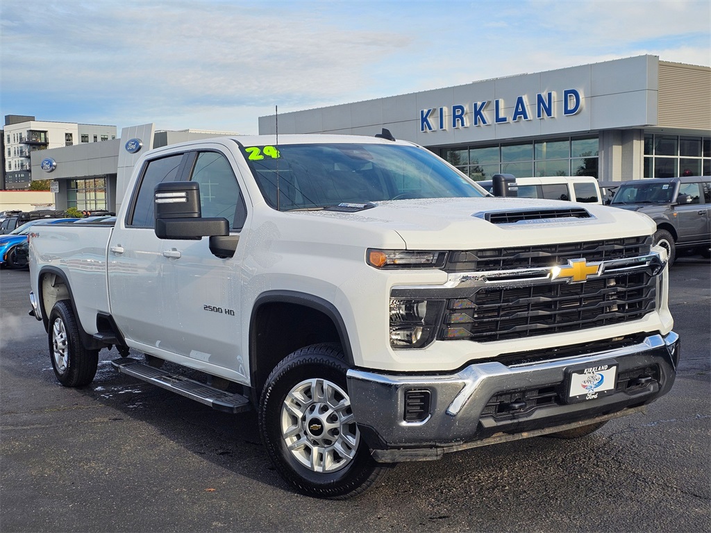 2024 Chevrolet Silverado HD LT's photo