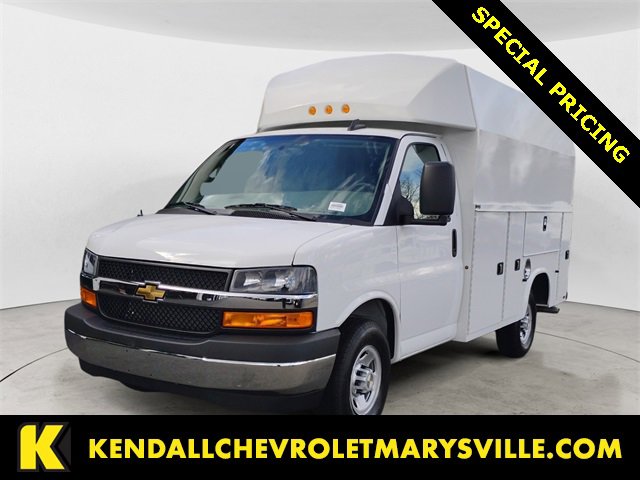 2024 Chevrolet Express Cutaway Base's photo