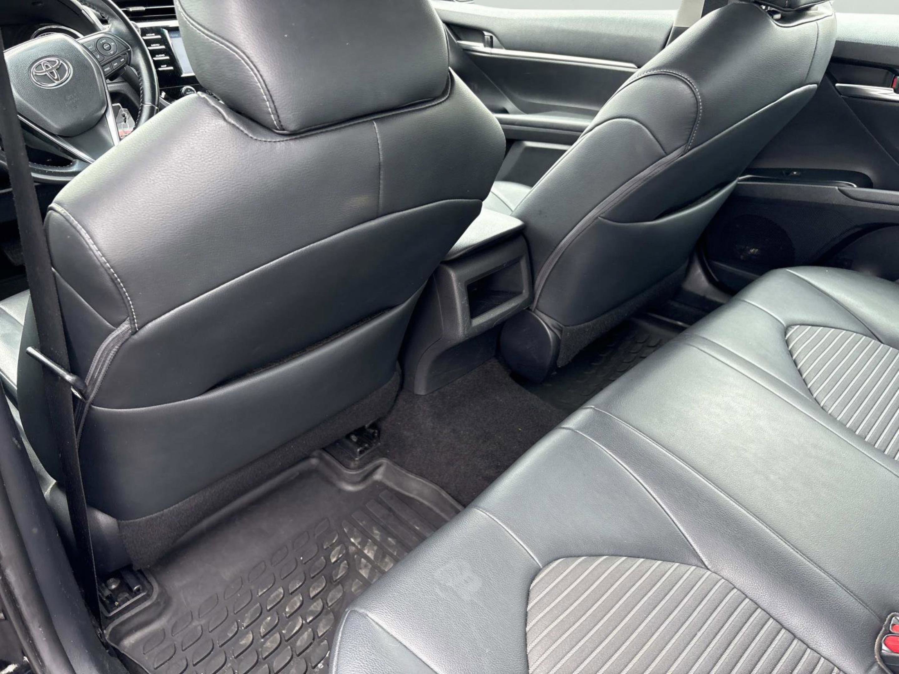 2019 Toyota Camry SE photo 14