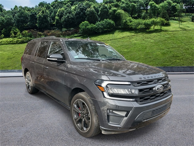 2022 Ford Expedition Limited's photo