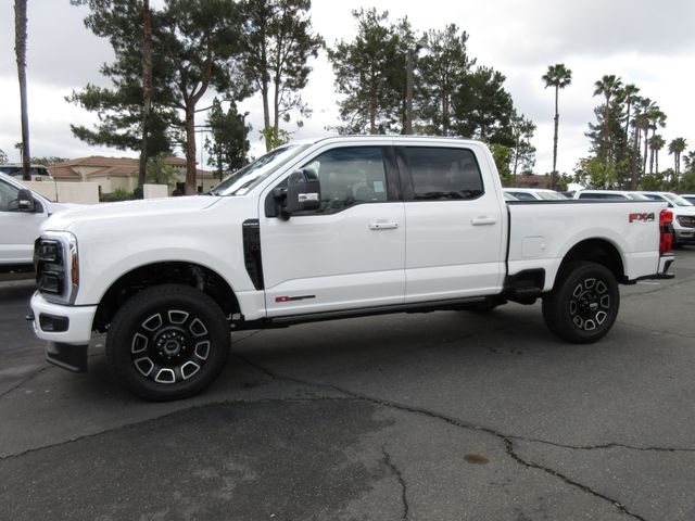 2025 Ford F-250 Super Duty Platinum's photo