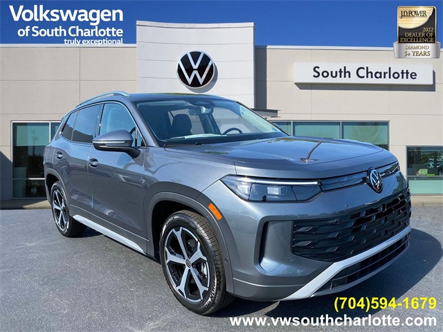 2025 Volkswagen Tiguan SE's photo