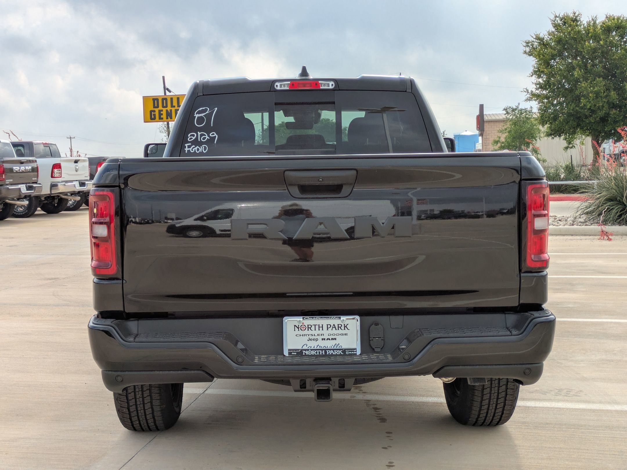 2025 Ram 1500 Tradesman photo 4
